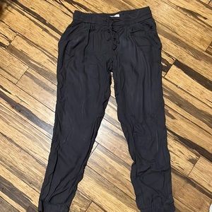 Aritzia trousers
